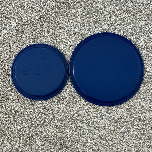 TUPPERWARE NAVY BLUE "A" & "C" ONE TOUCH CANISTERS #2422, #2418 - Picture 7 of 8